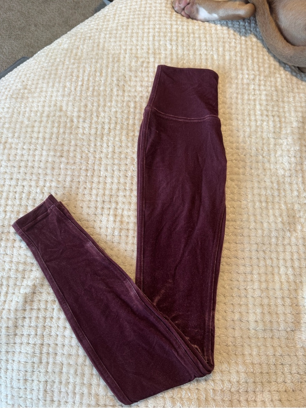 Lululemon Wunder 28” purple velvet leggings